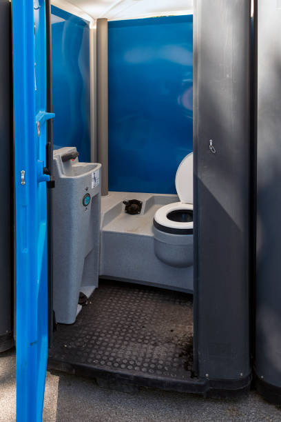 Best Portable restroom trailer rental  in Thief River Falls, MN